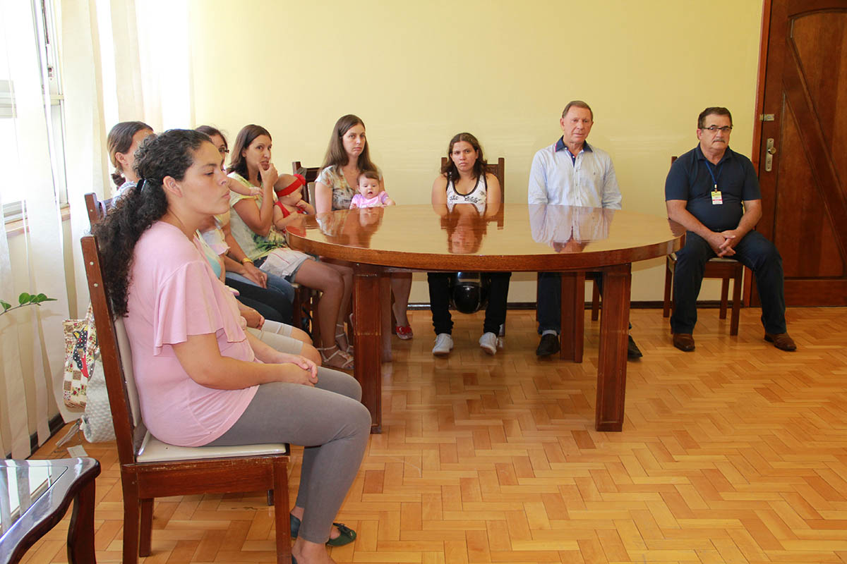 COMUNIDADE DE CONSOLATA VISITA O PREFEITO CASALI
